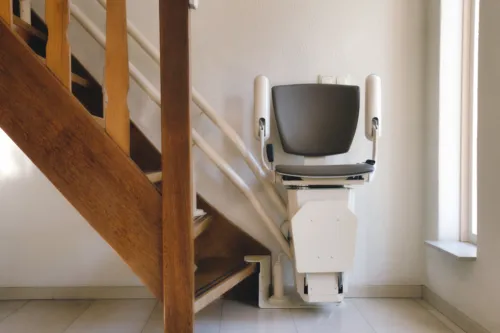 Gibt es finanzielle Unterstützung für Umbaumaßnahmen, damit ich zuhause wohnen bleiben kann?